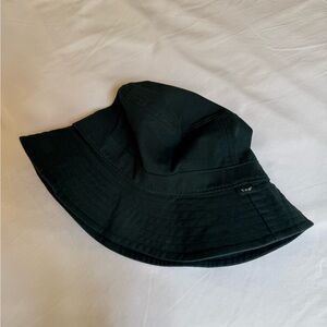 Aritzia tna green cotton bucket hat